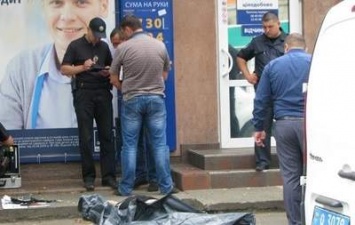 В Киеве неизвестный зарезал мужчину на глазах у прохожих