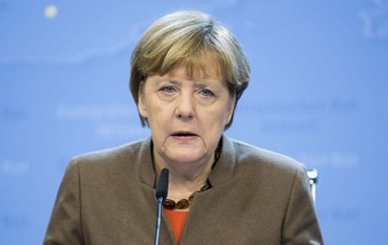 Меркель заявила об "оборонительном характере" стратегии НАТО по отношению к РФ