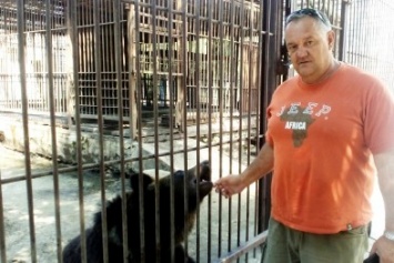 "Для пятидесяти львов я купил 6 тысяч кг мяса", - американский зоозащитник, который взял под опеку херсонский зооуголок (фото)