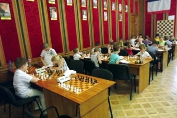 В Симферополе прошел шахматный турнир на призы Сергея Карякина