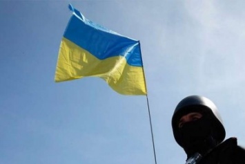 Украинский флаг подняли над конезаводом в Марьинке