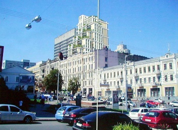 Улицу Б. Хмельницкого в Киеве предложили назвать именем Голды Меир