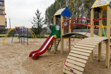 В коммунальную собственность Сум зачислили 86 новых детских площадок
