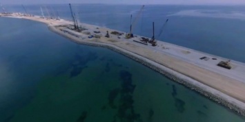 Правительство перенесло запуск поездов по Керченскому мосту на год