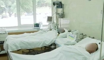 Двух тяжелораненых бойцов ВСУ доставили из Мариуполя в больницу Днепра (ВИДЕО)