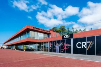 Португалия: На Мадейре открылся первый отель Криштиану Роналду