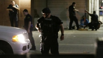 Беспорядки в Далласе: Застрелен еще один полицейский, задержаны двое подозреваемых