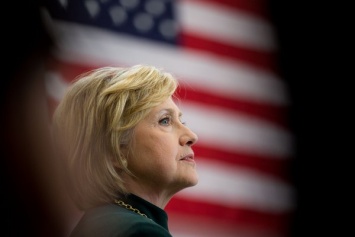 Минюст США закрыл дело о переписке Хилари Клинтон, а Госдепартамент возобновил расследование