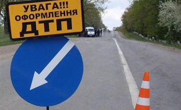 Во Львовской обл. иномарка съехала в кювет и перевернулась: водитель погиб, два пассажира в реанимации