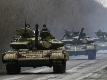 В Станицу Луганскую переместили танковую роту и "Грады"