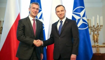 Дуда: НАТО должен отпугивать от агрессии третьи страны
