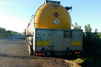 На Сумщине задержали грузовик с нефтепродуктами, которые перевозились по поддельным документам (ФОТО)