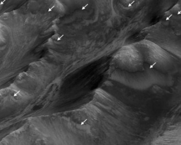 Исследование каньонов Марса подтверждает возможное наличие воды