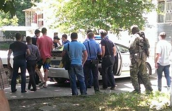 «Маски-шоу» на Таирова: полицейские из Киева изъяли у одессита 3000000