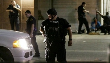 «Далласские стрелки» ранили 12 полицейских и двух гражданских