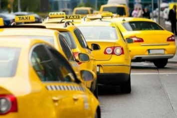 Такси в Харькове предлагают сделать одного цвета