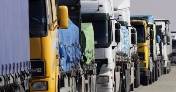 На российской границе задержано около 70 фур и 30 вагонов с украинской продукцией