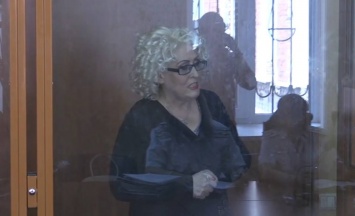 Неля Штепа пришла в суд с новой прической и ее адвокаты добились переноса на 19 июля