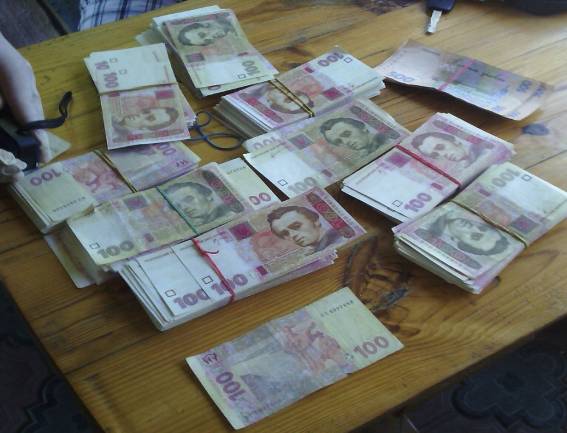 В Киевской области СБУ задержала взяточницу-налоговика