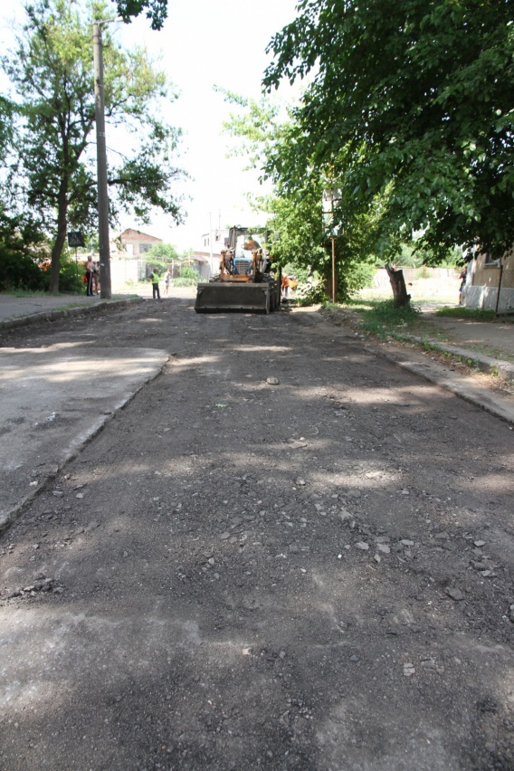 В Николаеве впервые за полвека начали ремонтировать дорогу на улице 8-й Поперечной