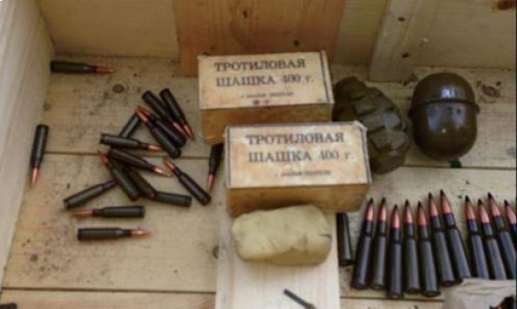 На въезде в Днепропетровскую обл. СБУ обнаружила тайник с оружием и боеприпасами
