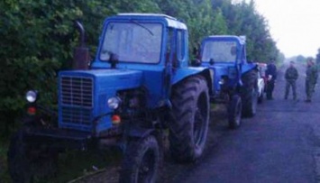 Пограничники не пропустили краденные в России трактора на территорию Луганщины