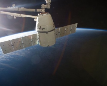 Космический грузовик от SpaceX доставит на МКС новый стыковочный узел
