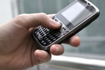 Лжеполицейский отобрал у подростка в Чернигове мобильный телефон