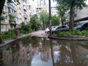 По адресу пр. Героев - потоп