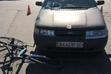 На Героев Труда таксист сбил велосипедиста: у пострадавшего травма позвоночника (ФОТО)