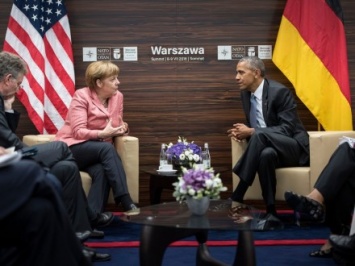 А.Меркель и Б.Обама обсудили выполнение минских соглашений