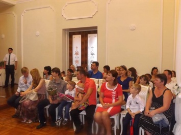 В Николаеве отметили День семьи и наградили родителей, которые воспитывают приемных детей