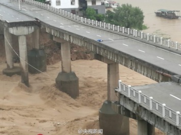В Китае более 1000 домов пострадали от тайфуна "Непартак"