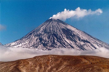 Вулкан Ключевской на Камчатке извергнул столб пепла высотой 5 км