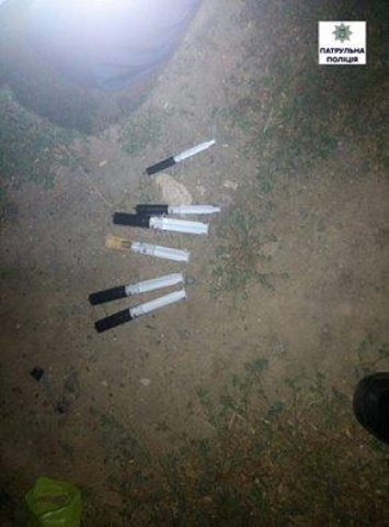 В Кульбакино патрульные у двоих мужчин обнаружили наркотики, которые они прятали в упаковке кукурузных палочек