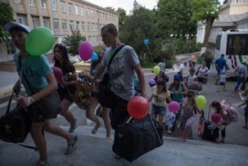 В Николаев привезли детей из зоны АТО