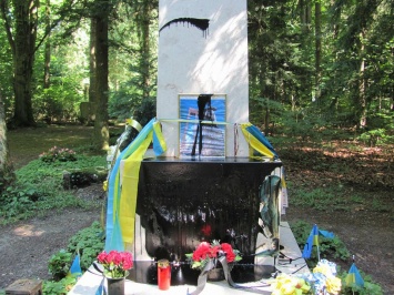 В Мюнхене вновь осквернили могилу Степана Бандеры