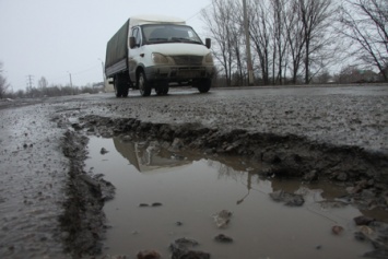 В Украине разрушено 97 процентов дорог - Омелян