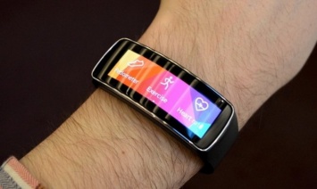 Фитнес-браслет Samsung Gear Fit 2 вышел на рынок России