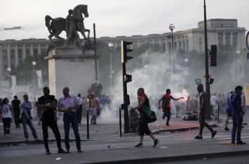 Беспорядки на финале Евро-2016: Полиция Франции задержала около 40 человек