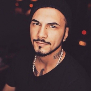 Hip-hop исполнитель Natan провалился под сцену во время выступления в Кемерово