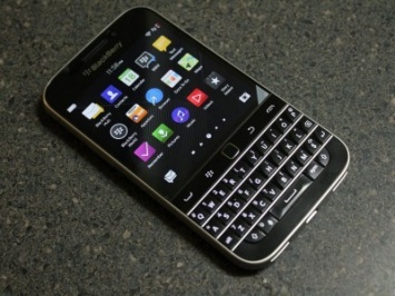 BlackBerry не планирует отказываться от фирменных клавиатур