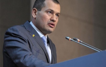 Представитель Порошенко просит Раду принять решение СНБО о санкциях против РФ