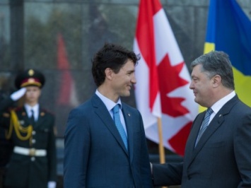 П.Порошенко попросил Дж.Трюдо продлить миссию канадских военных инструкторов в Украине