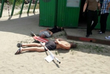 Активисты «Азова» отдохнули на пляже: теперь въезд на Безлюдовку бесплатный