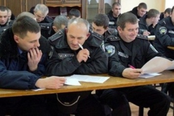 Активист заподозрил, что "интеллектуальные показатели" топ-полицейских Днепропетровщины хотят завысить