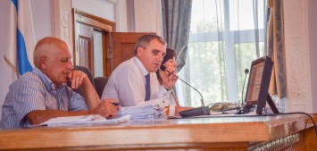 Сенкевич обвинил депутатов городского совета, что они «занимаются болтовней», «пиарятся» и «красиво рассказывают»