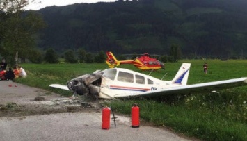 В Австрии упал самолет, все пассажиры спаслись