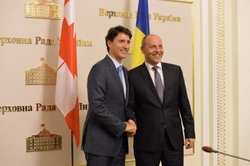 Парубий встретился с министром Канады и пригласил его в Крым