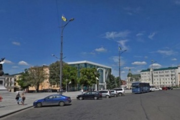 В Харькове перекроют парковки наплощади Конституции